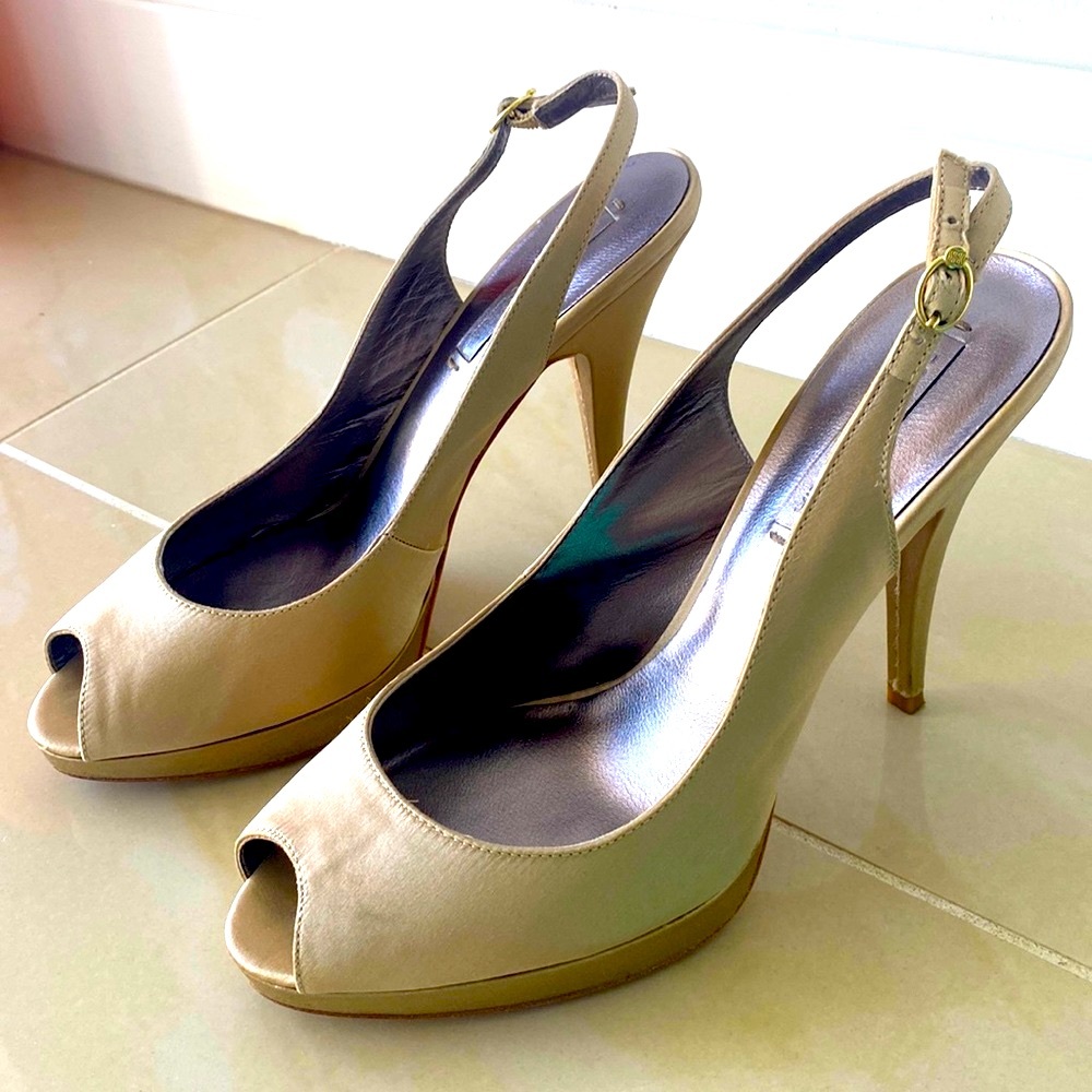 BCBG MAXAZRIA Champagne Satin Slingback Stilettos